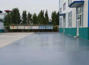 湖北彩色路面喷涂翻新的材料对冬季