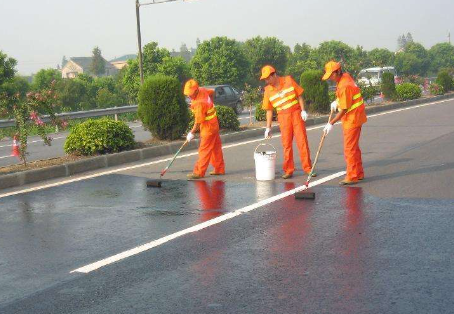 湖北 彩色路面喷漆维修改色的使用寿命有多长？